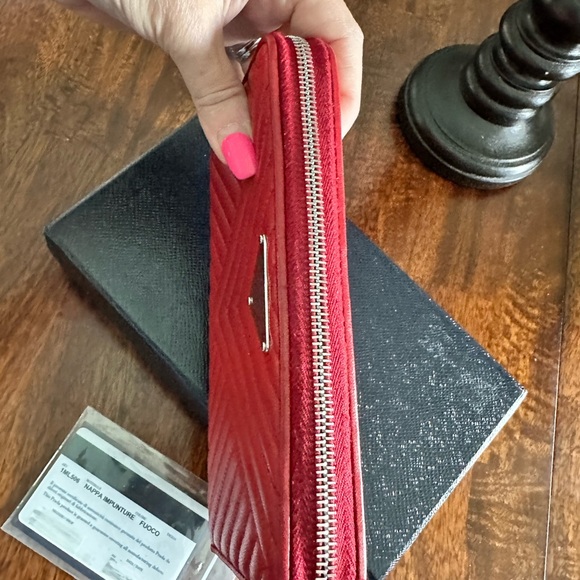 Authentic PRADA Red Calfskin V Diagramme Zippy Wallet RARE Stitched Leather - Picture 5 of 13
